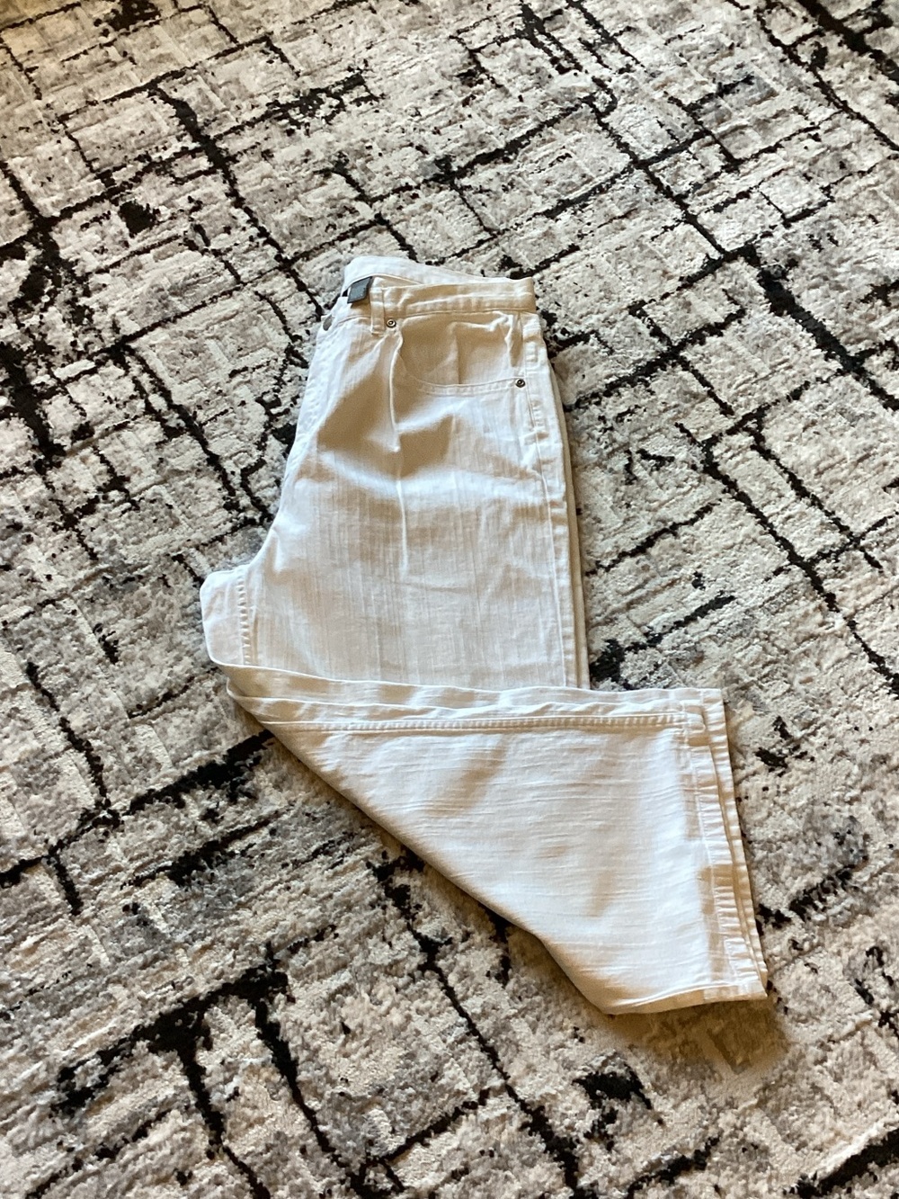 Chicos white denim Capris  Size L/14